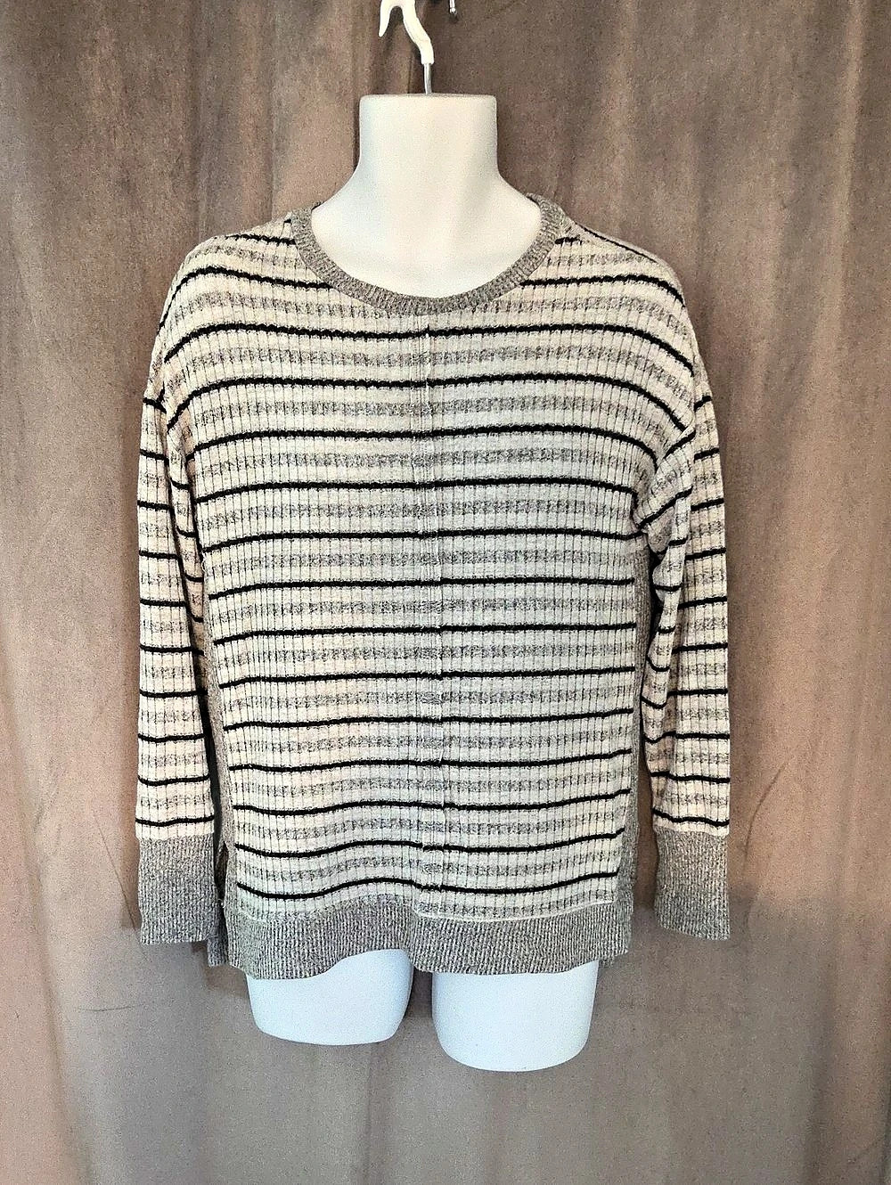 Charlie B Striped Sweater in Gray & White Oversized Size Small